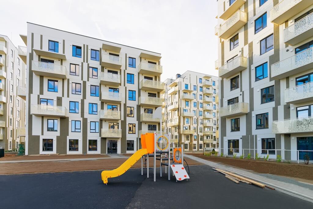 Cesja praw z rękojmi po darowiźnie mieszkania, odpowiedzialność dewelopera