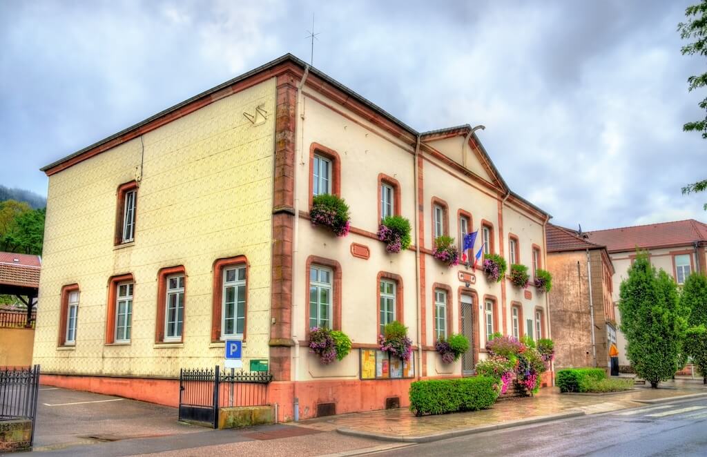 Wypowiedzenie umowy ze szkołą prywatną, okres wypowiedzenia, porozumienie stron, jak uniknąć dodatkowych opłat
