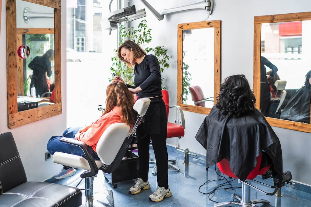 Umowa najmu na czas oznaczony, brak klauzuli wypowiedzenia, czy obowiązuje 3 miesięczny termin