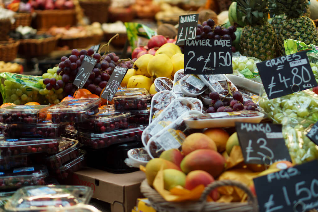 Odpowiedzialność pracownika za przeterminowany towar w sklepie, przepisy prawa pracy