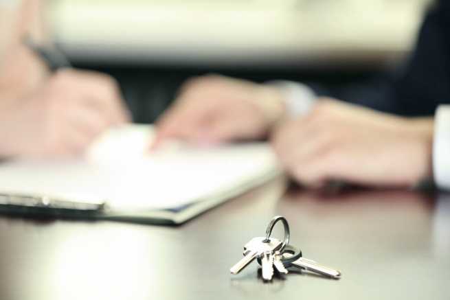 Umowa przedwstępna sprzedaży mieszkania, brak wpłaty zadatku, skutki prawne oświadczenia sprzedającego