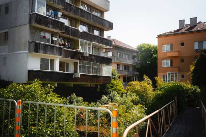 Jak legalnie wynająć mieszkanie darowane synowi i pobierać dochód z najmu?