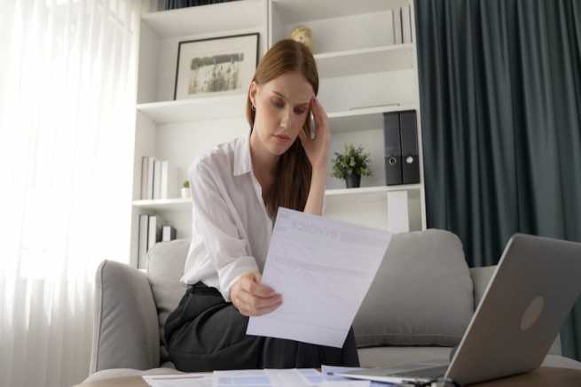 Zleceniodawca nie wypłacił wynagrodzenia za okres wypowiedzenia, czy prawo jest po jego stronie?