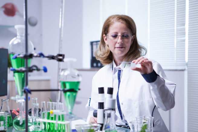 Wolontariat a zakaz konkurencji – czy pomagając można złamać umowę?