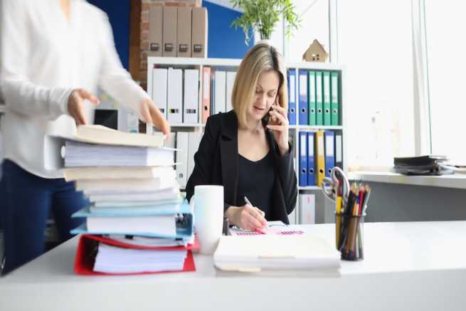 Jak zgodnie z prawem rozwiązać umowę z klientem, który przestał płacić za świadczone usługi?